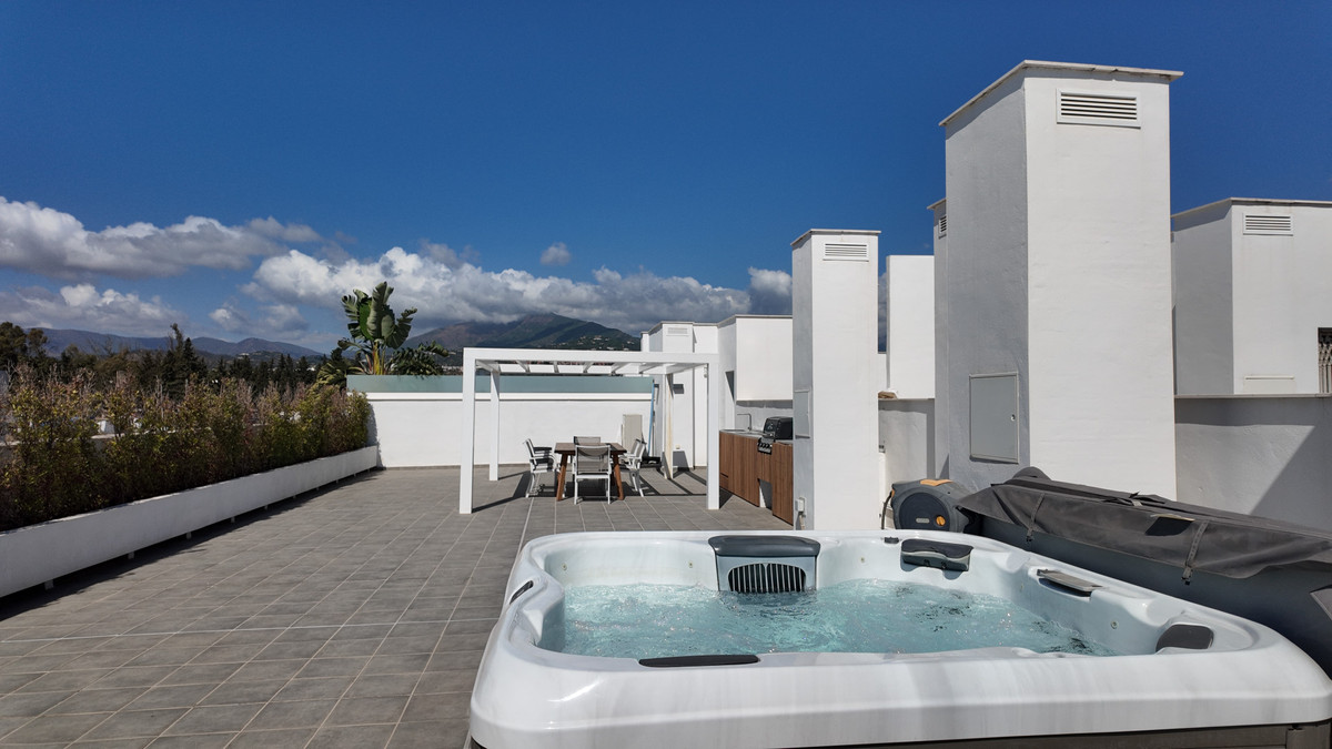 4 Bed Apartment for sale in San Pedro De Alcántara Costa Del Sol, Málaga, Spain