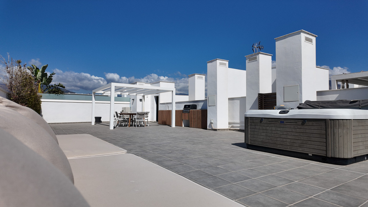 4 Bed Apartment for sale in San Pedro De Alcántara Costa Del Sol, Málaga, Spain