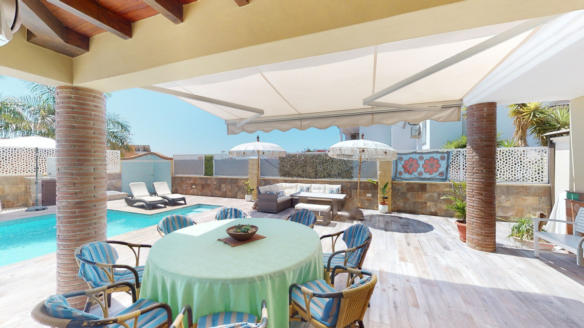 3 Bed Townhouse for sale in Torre Del Mar Costa Del Sol East, Málaga, Spain
