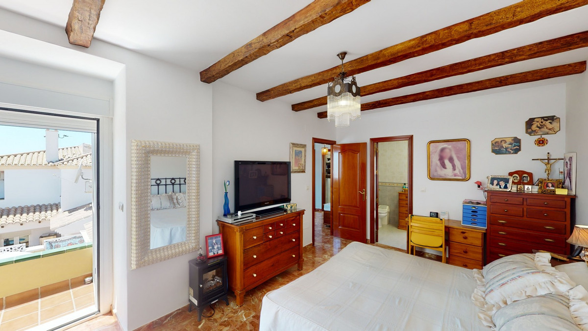 3 Bed Townhouse for sale in Torre Del Mar Costa Del Sol East, Málaga, Spain