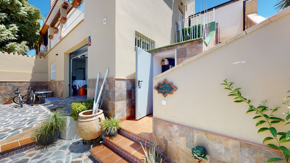 3 Bed Townhouse for sale in Torre Del Mar Costa Del Sol East, Málaga, Spain