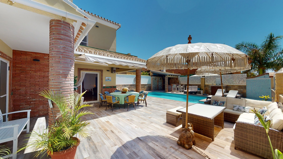 3 Bed Townhouse for sale in Torre Del Mar Costa Del Sol East, Málaga, Spain