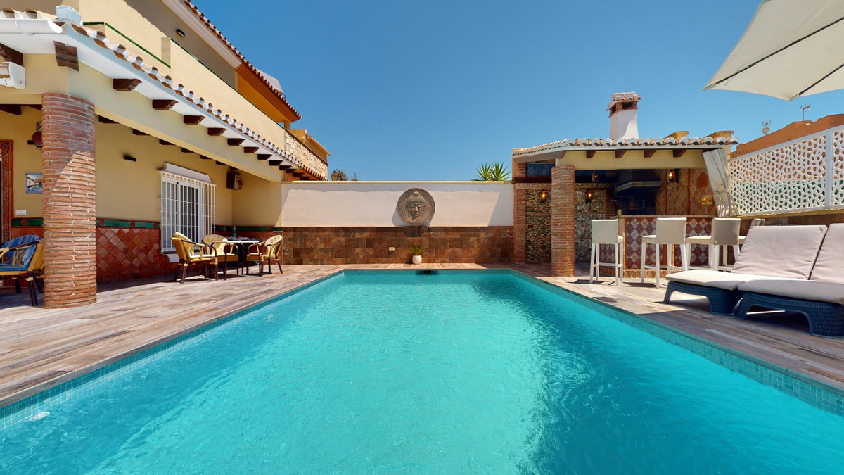 3 Bed Townhouse for sale in Torre Del Mar Costa Del Sol East, Málaga, Spain