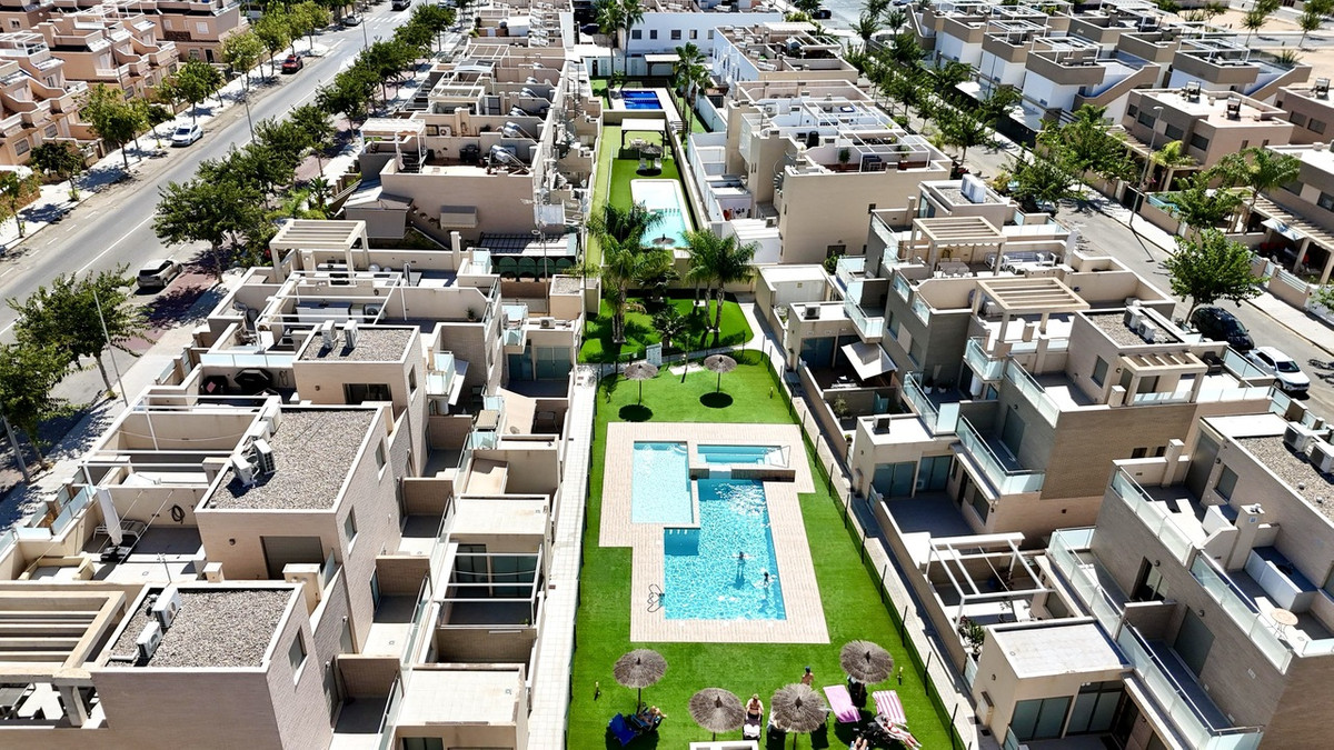 4 Bed Townhouse for sale in Torre De La Horadada Costa Blanca, Alicante, Spain