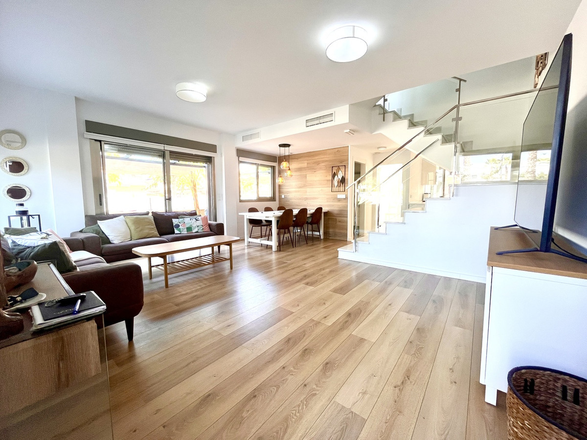 4 Bed Townhouse for sale in Torre De La Horadada Costa Blanca, Alicante, Spain