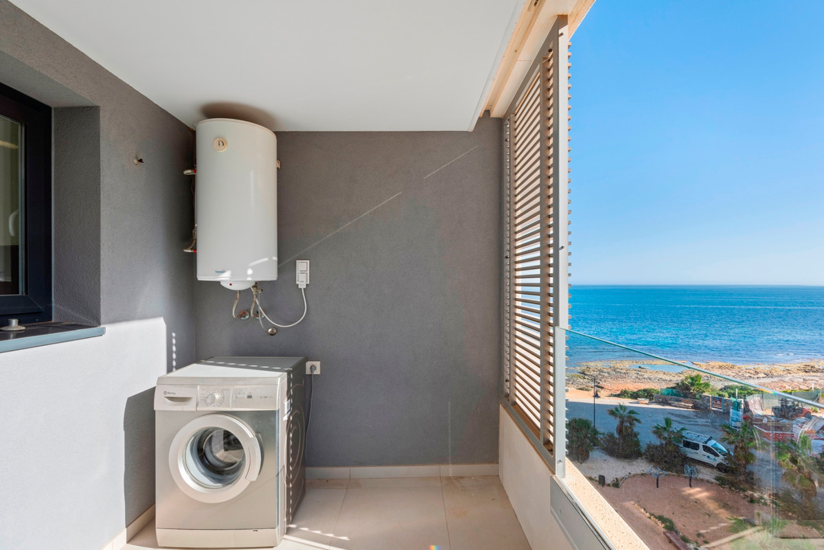 Se vende Apartamento Planta Media de 2 dormitorios en Costa Blanca, Alicante, España
