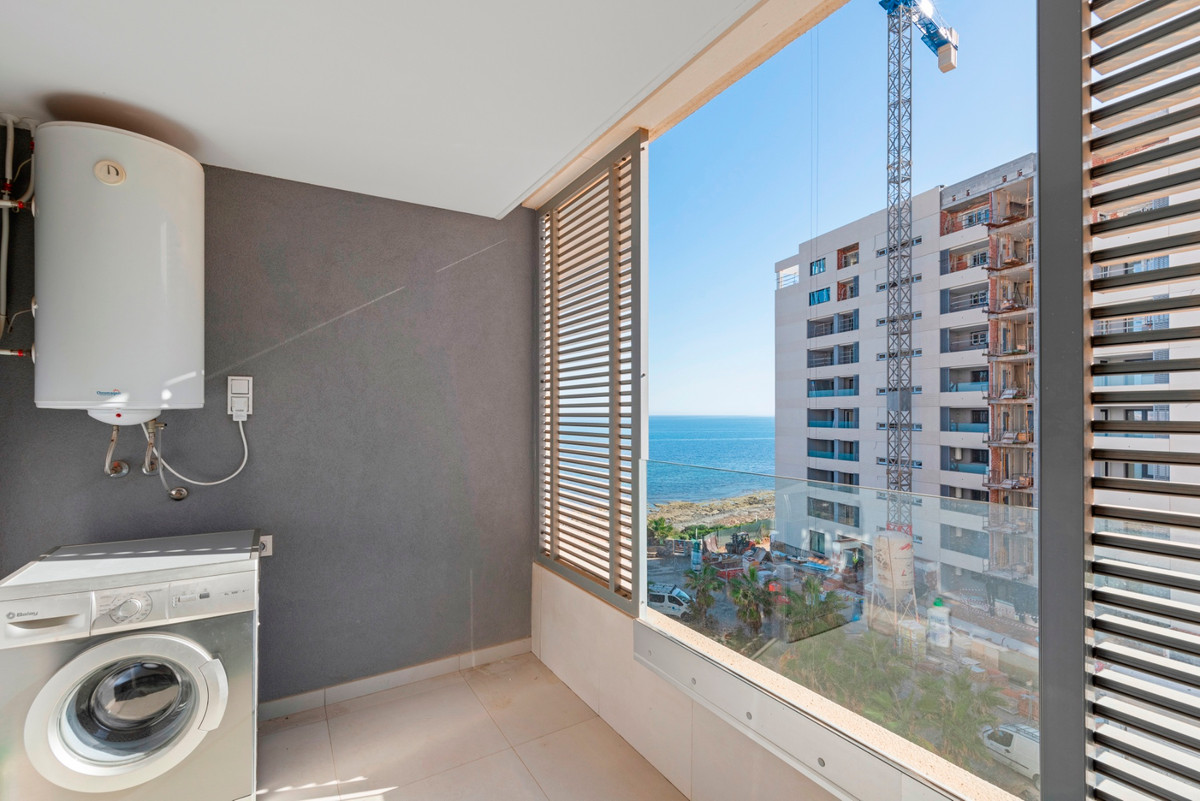 Se vende Apartamento Planta Media de 2 dormitorios en Costa Blanca, Alicante, España