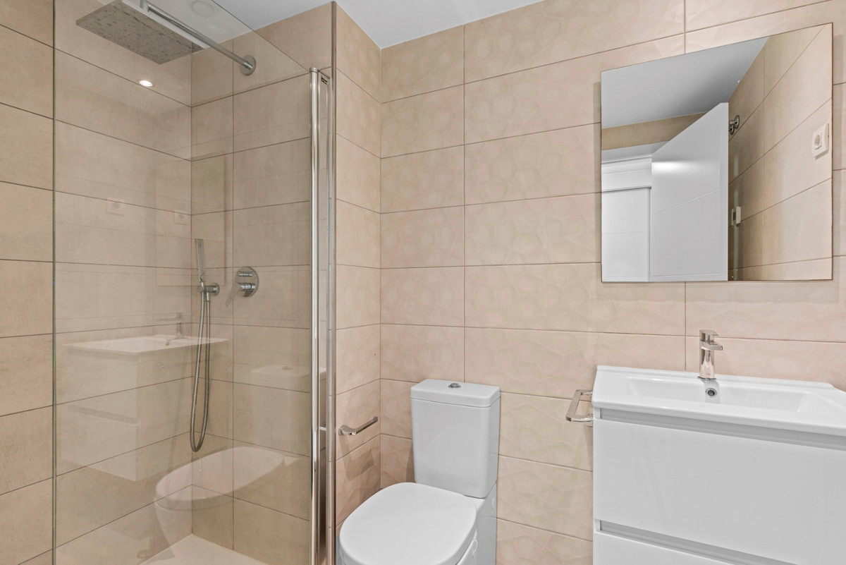 Se vende Apartamento Planta Media de 2 dormitorios en Costa Blanca, Alicante, España