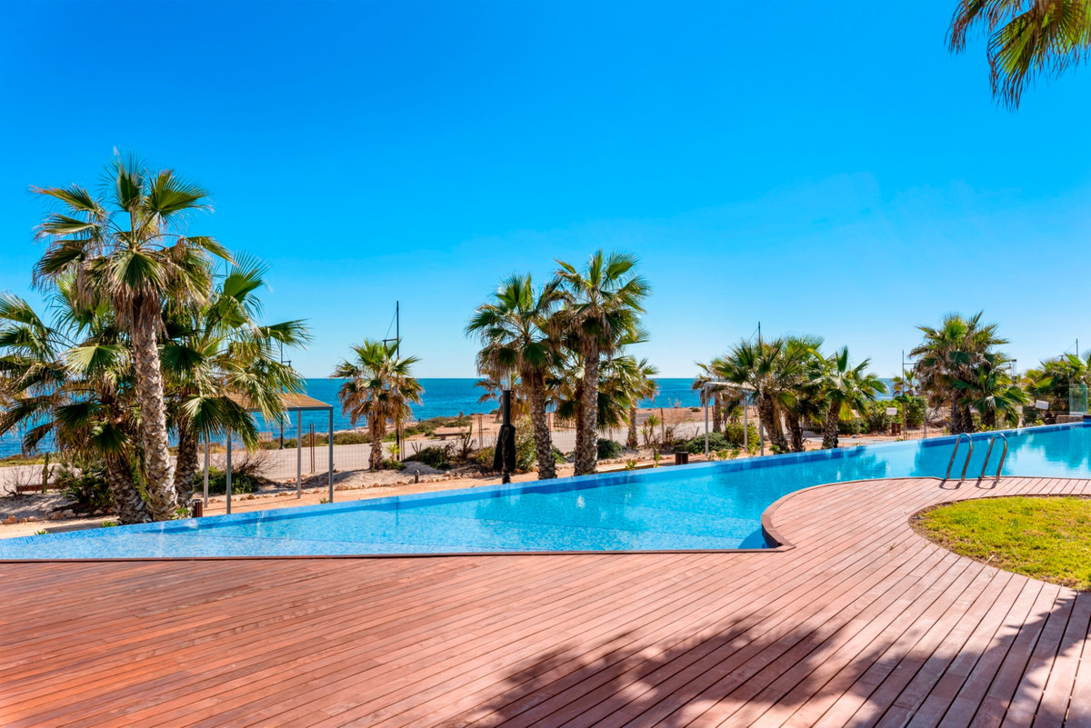 Se vende Apartamento Planta Media de 2 dormitorios en Costa Blanca, Alicante, España