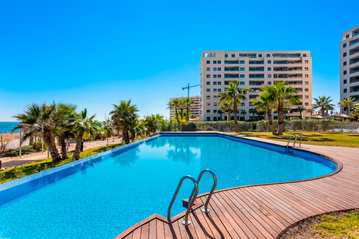 Se vende Apartamento Planta Media de 2 dormitorios en Costa Blanca, Alicante, España