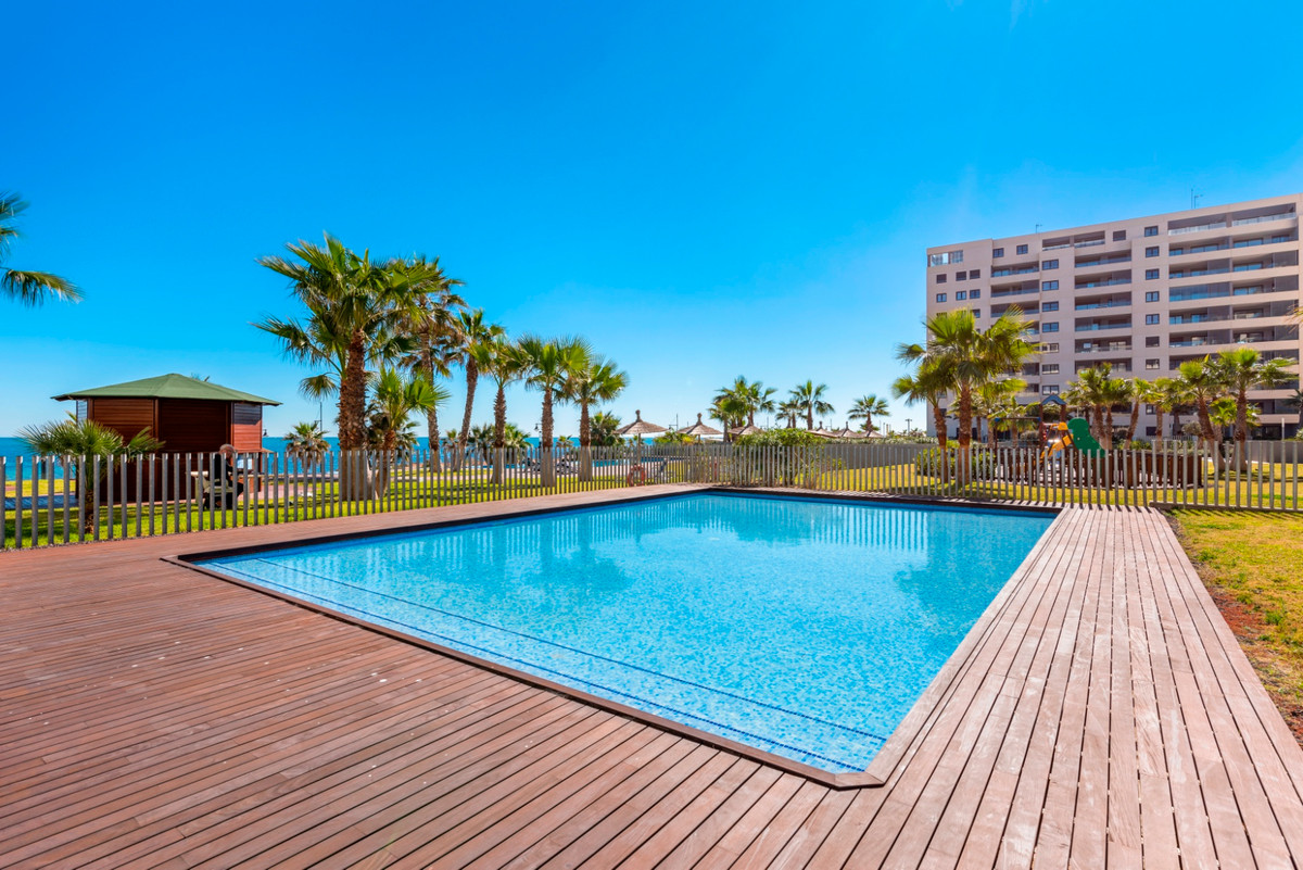 Se vende Apartamento Planta Media de 2 dormitorios en Costa Blanca, Alicante, España
