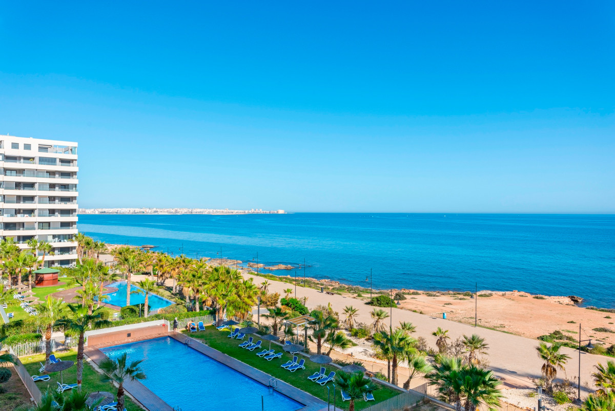 Se vende Apartamento Planta Media de 2 dormitorios en Costa Blanca, Alicante, España