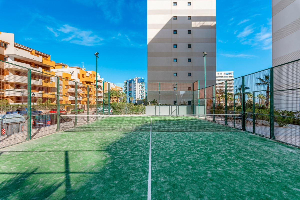 Se vende Apartamento Planta Media de 2 dormitorios en Costa Blanca, Alicante, España