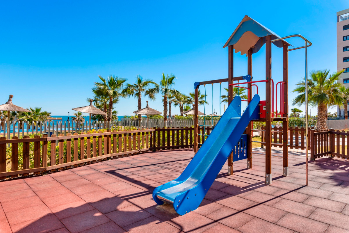 Se vende Apartamento Planta Media de 2 dormitorios en Costa Blanca, Alicante, España