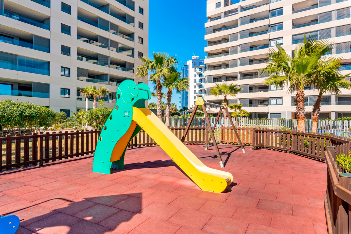 Se vende Apartamento Planta Media de 2 dormitorios en Costa Blanca, Alicante, España