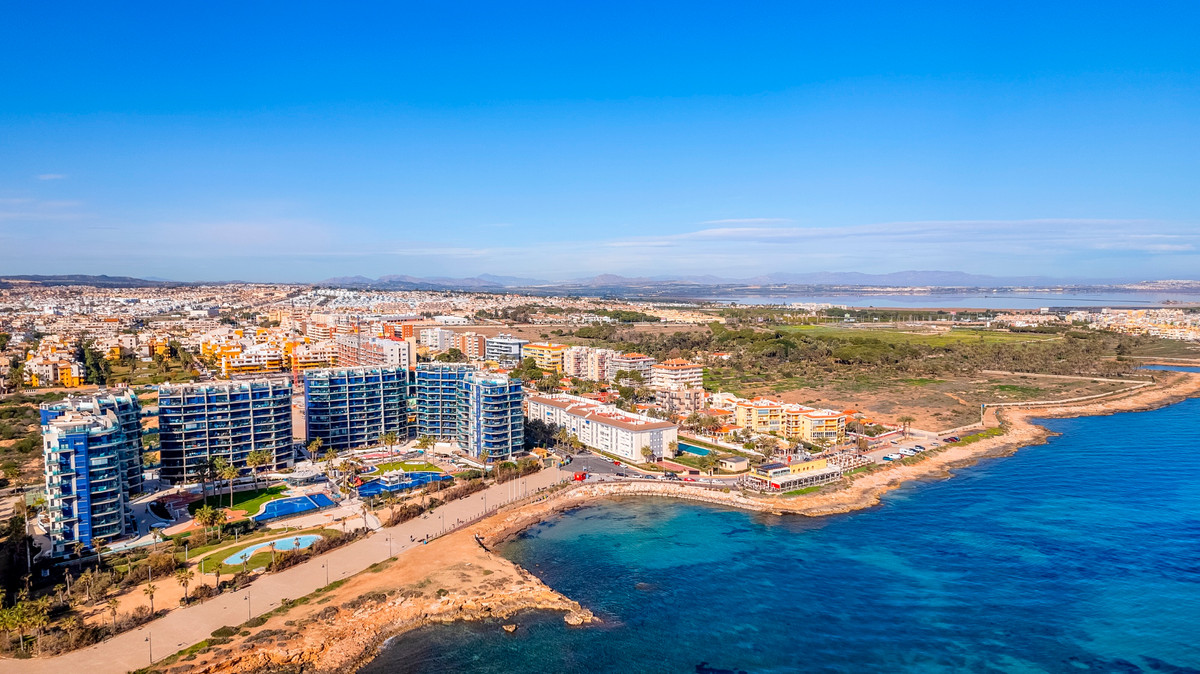 Se vende Apartamento Planta Media de 2 dormitorios en Costa Blanca, Alicante, España