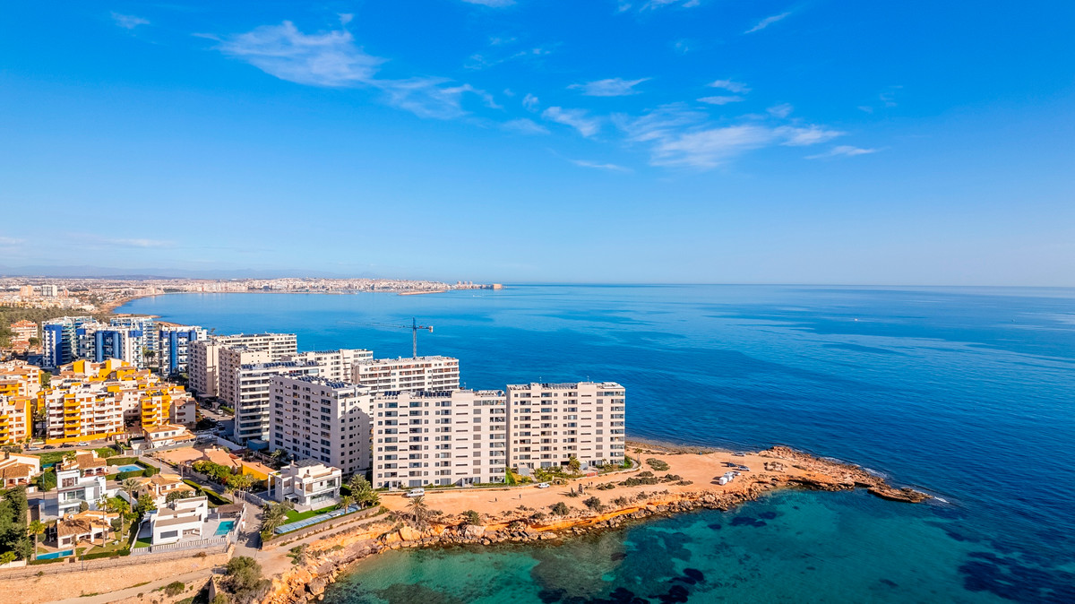 Se vende Apartamento Planta Media de 2 dormitorios en Costa Blanca, Alicante, España