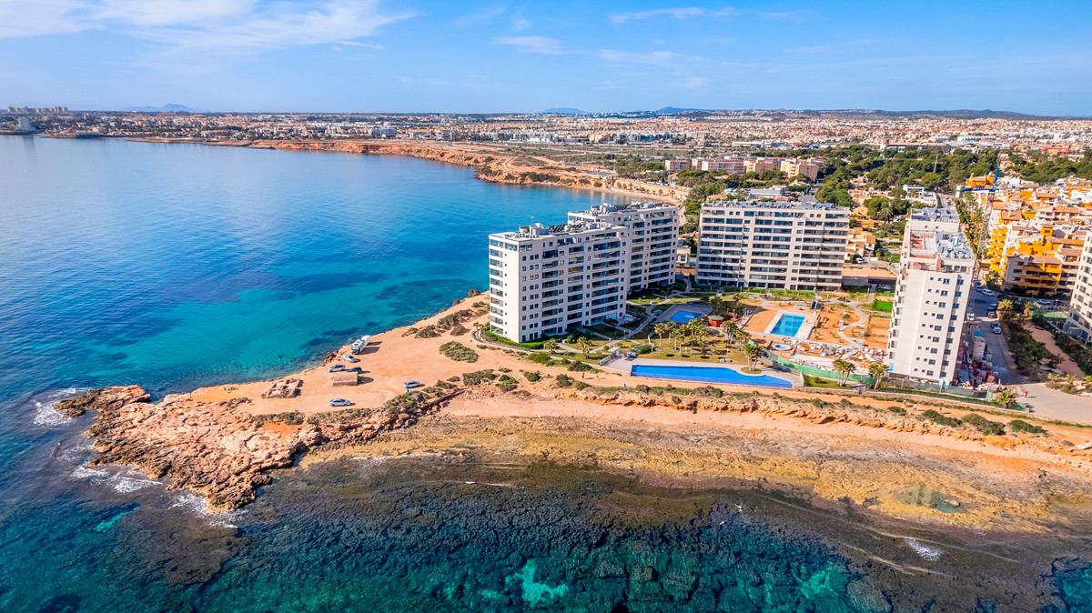 Se vende Apartamento Planta Media de 2 dormitorios en Costa Blanca, Alicante, España