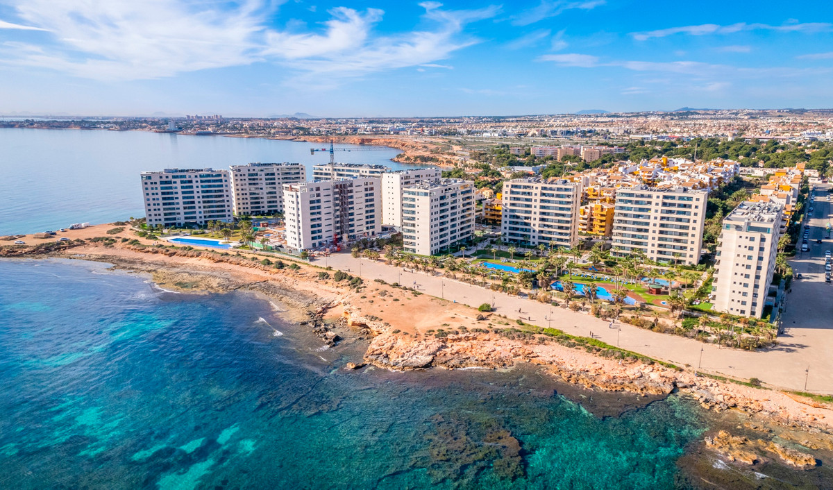 Se vende Apartamento Planta Media de 2 dormitorios en Costa Blanca, Alicante, España