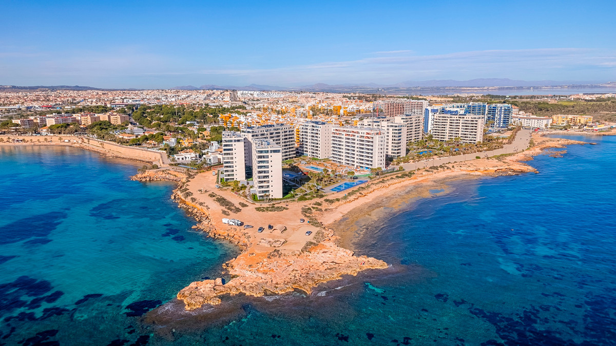 Se vende Apartamento Planta Media de 2 dormitorios en Costa Blanca, Alicante, España
