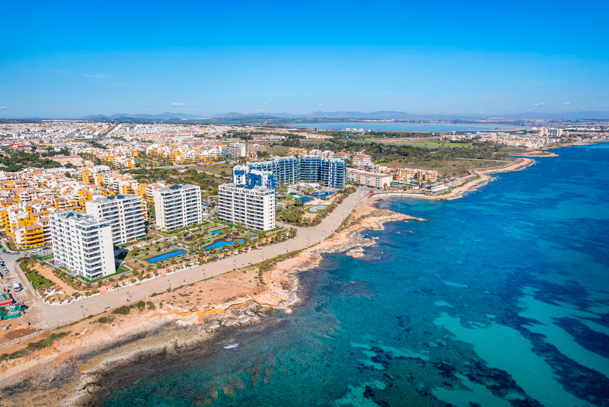 Se vende Apartamento Planta Media de 2 dormitorios en Costa Blanca, Alicante, España