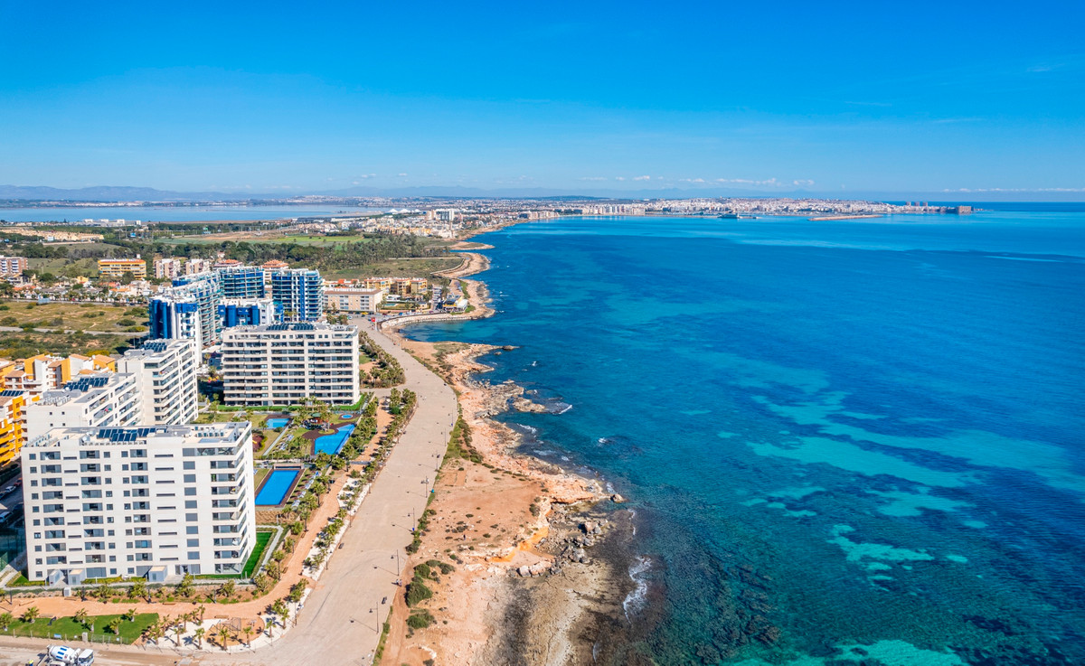 Se vende Apartamento Planta Media de 2 dormitorios en Costa Blanca, Alicante, España
