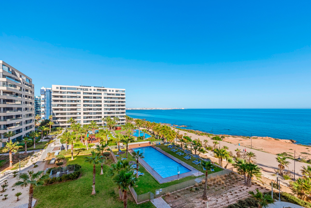 Se vende Apartamento Planta Media de 2 dormitorios en Costa Blanca, Alicante, España