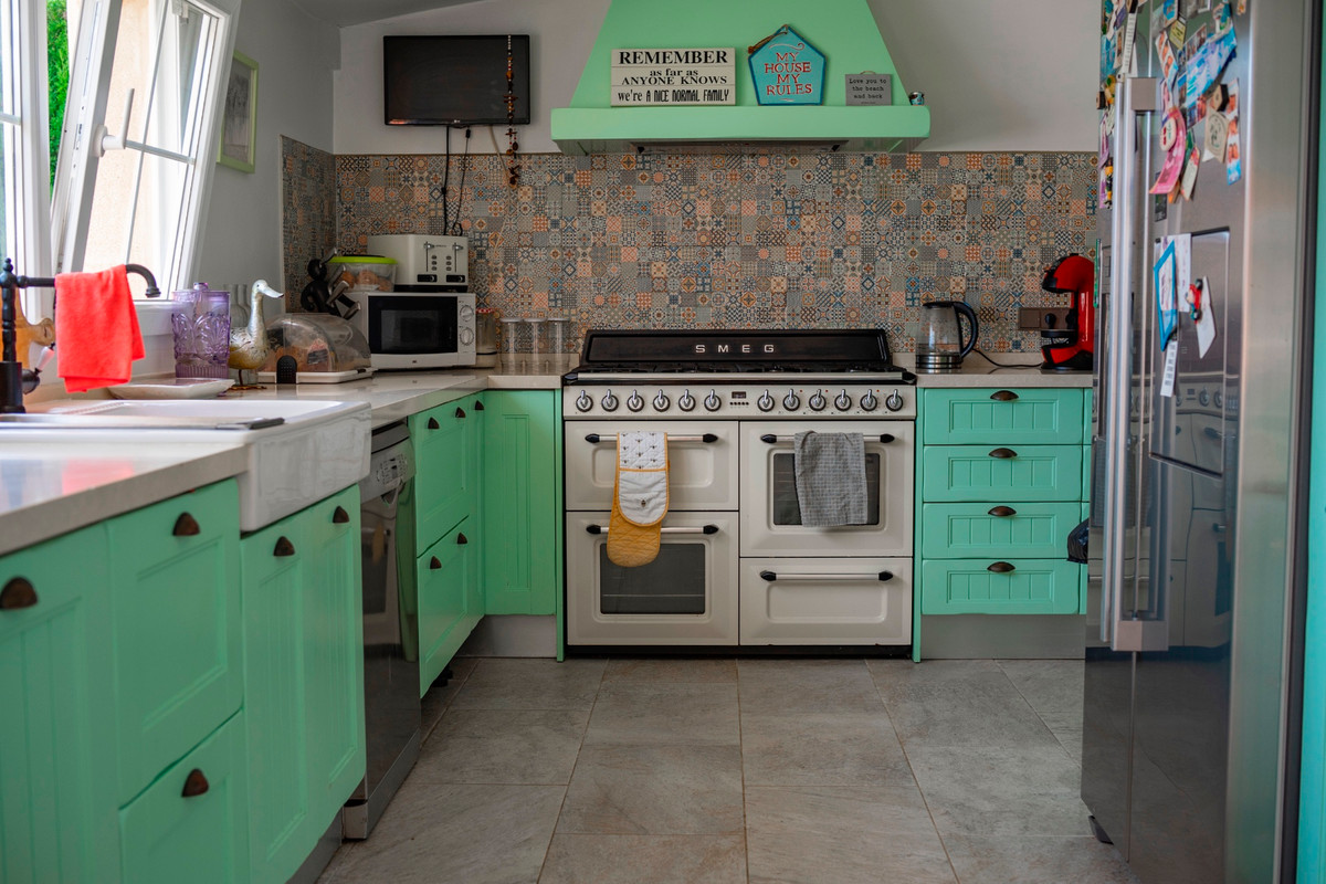 Se vende Villa - Chalet de 6 dormitorios en Costa Blanca, Alicante, España