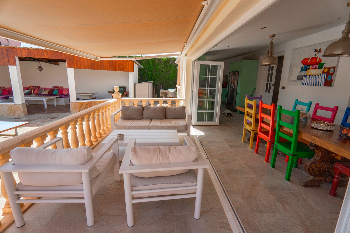 Se vende Villa - Chalet de 6 dormitorios en Costa Blanca, Alicante, España