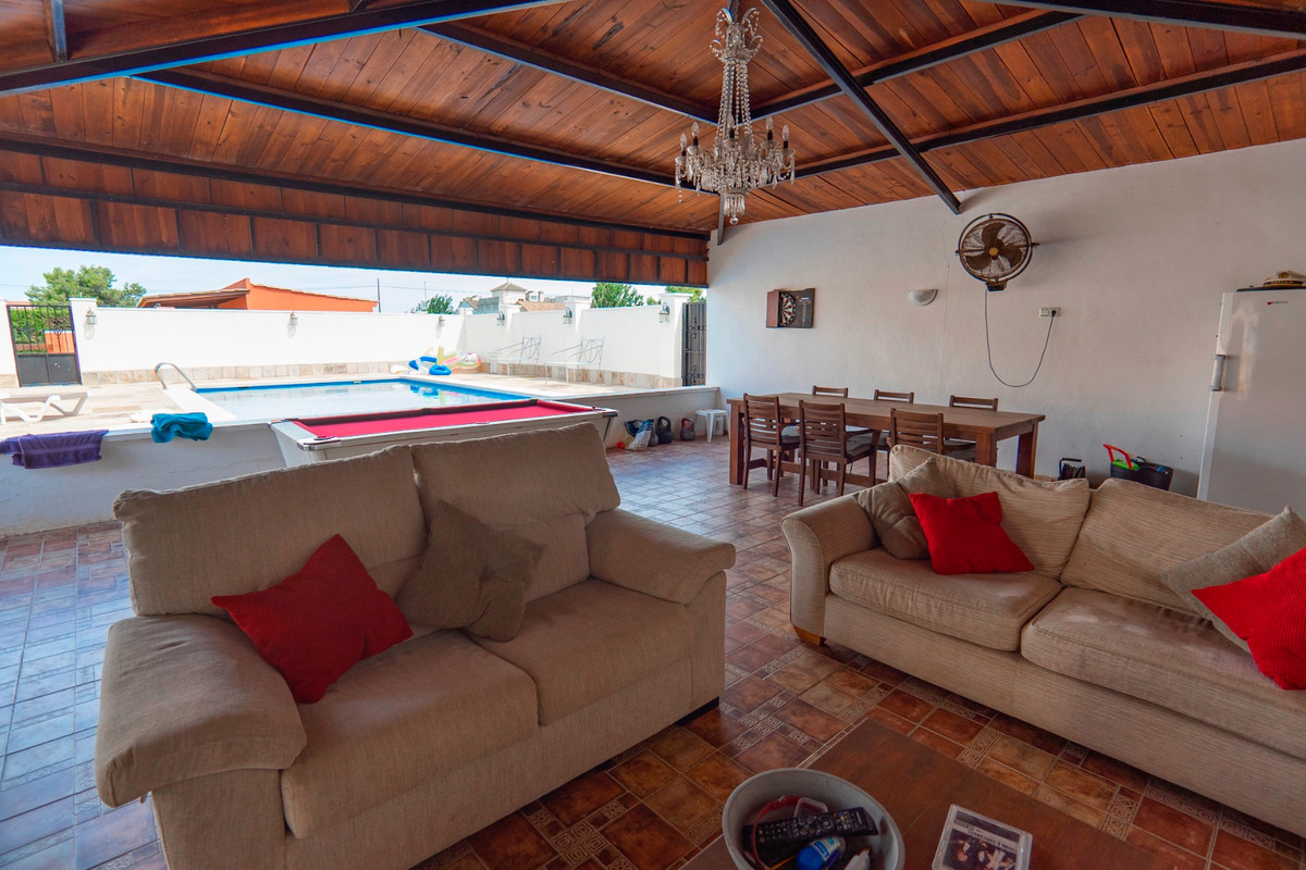 Se vende Villa - Chalet de 6 dormitorios en Costa Blanca, Alicante, España