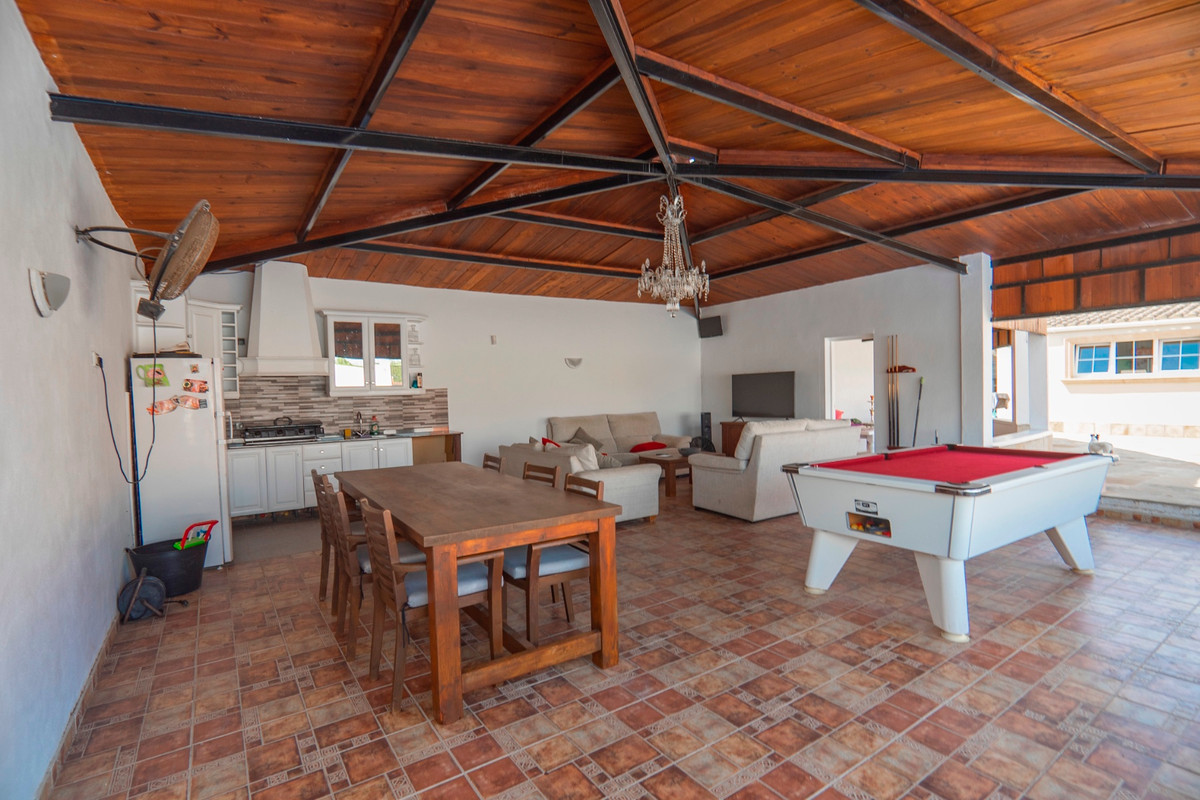 Se vende Villa - Chalet de 6 dormitorios en Costa Blanca, Alicante, España