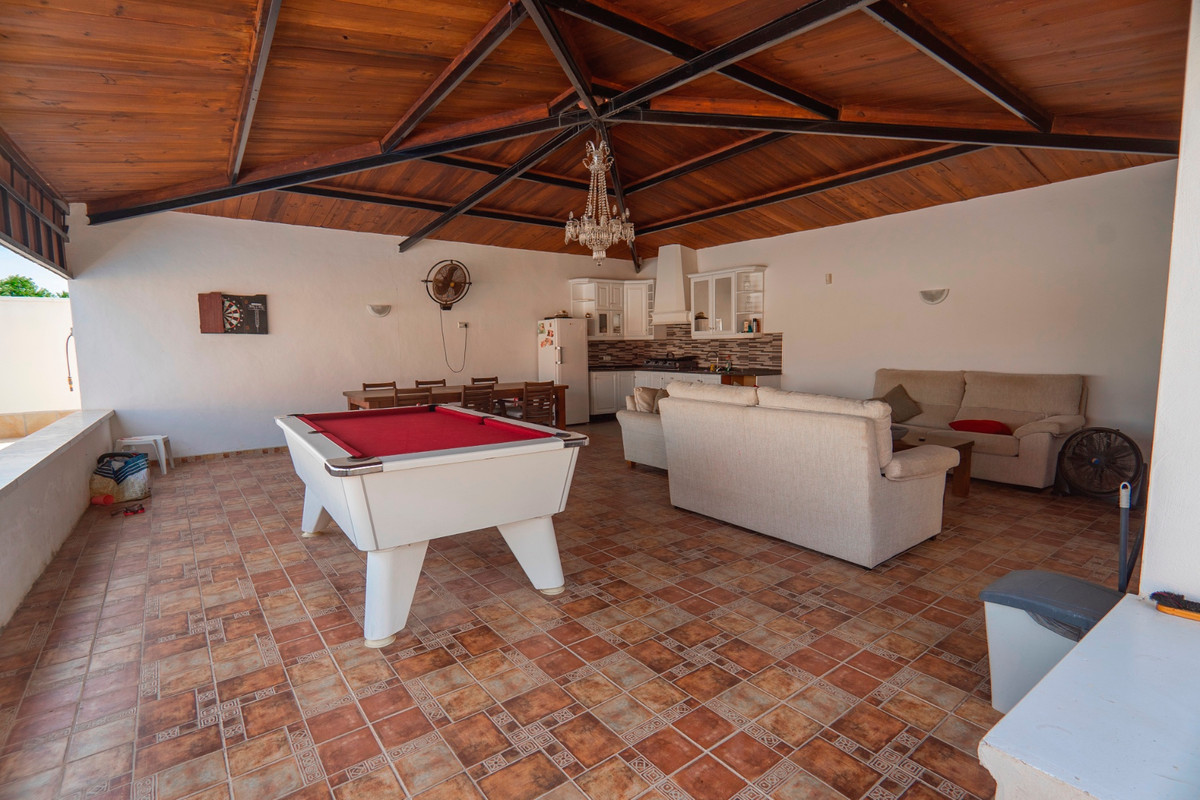 Se vende Villa - Chalet de 6 dormitorios en Costa Blanca, Alicante, España