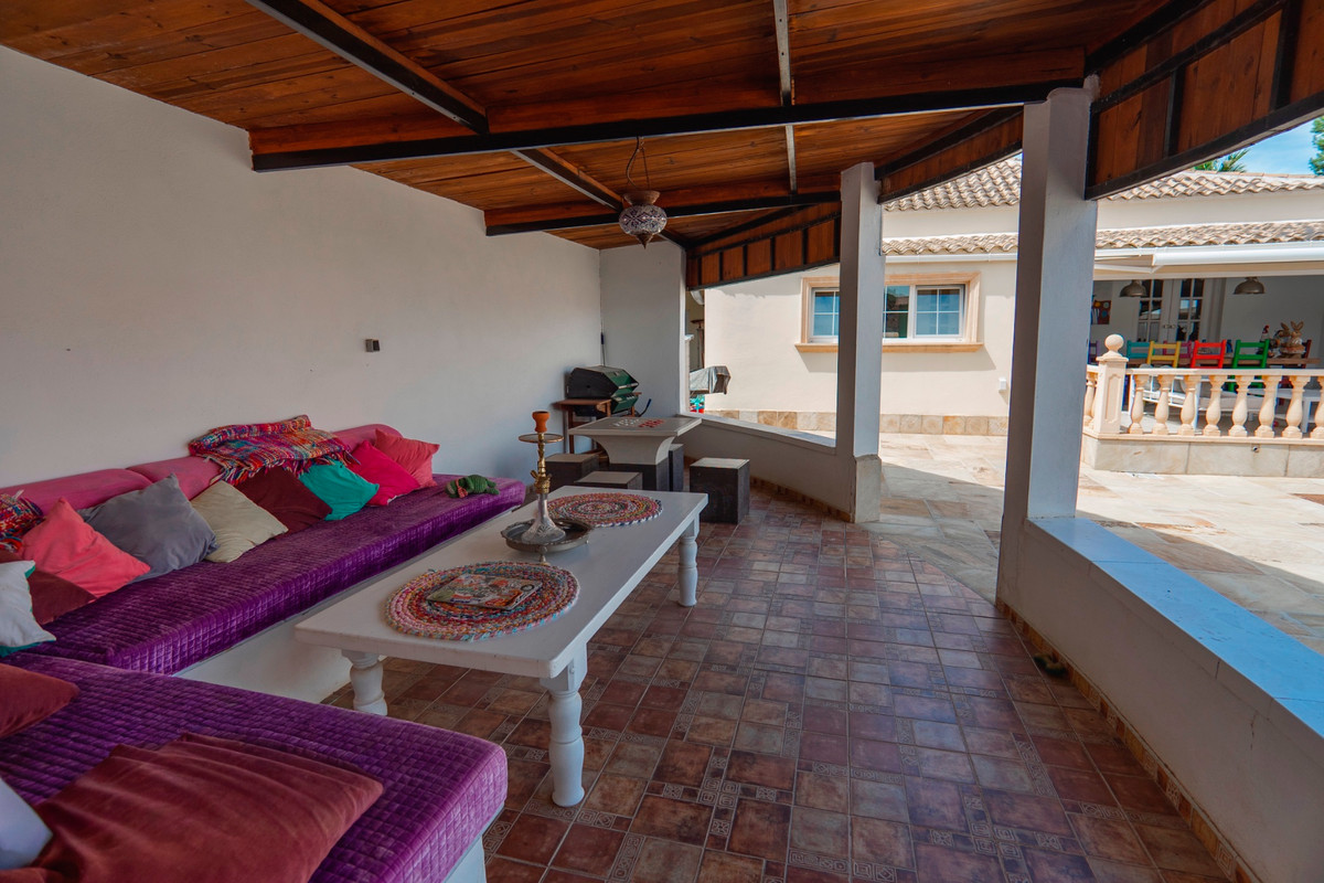 Se vende Villa - Chalet de 6 dormitorios en Costa Blanca, Alicante, España