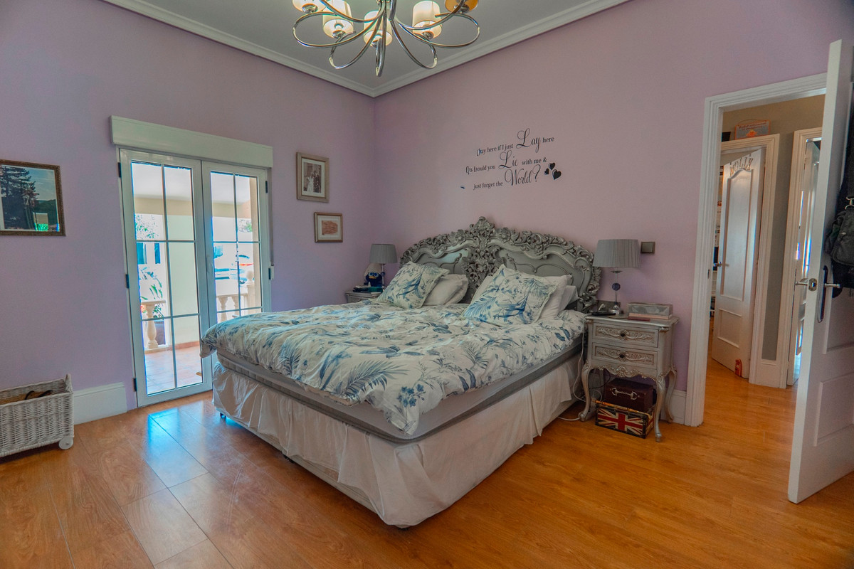 Se vende Villa - Chalet de 6 dormitorios en Costa Blanca, Alicante, España