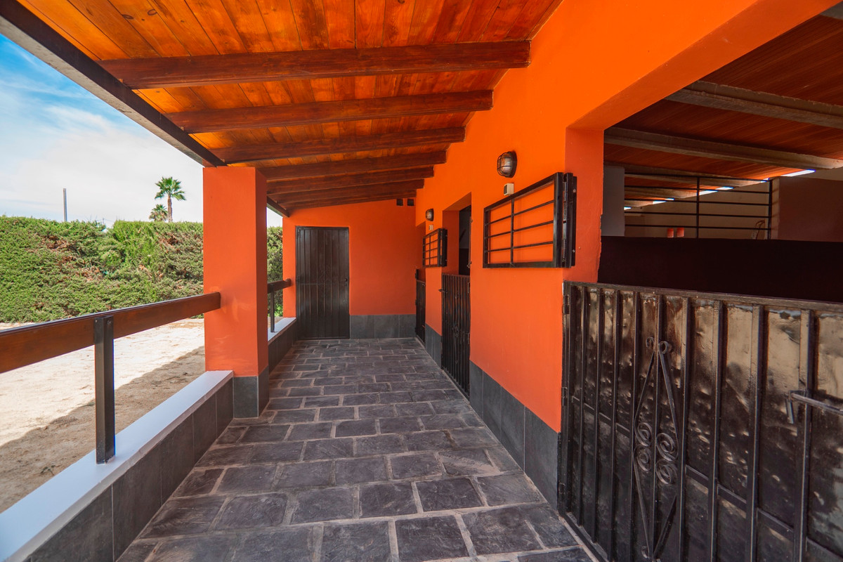 Se vende Villa - Chalet de 6 dormitorios en Costa Blanca, Alicante, España