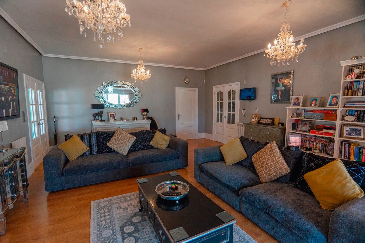 Se vende Villa - Chalet de 6 dormitorios en Costa Blanca, Alicante, España