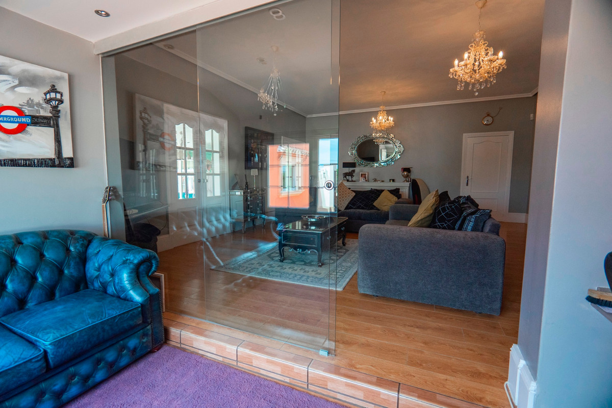 Se vende Villa - Chalet de 6 dormitorios en Costa Blanca, Alicante, España
