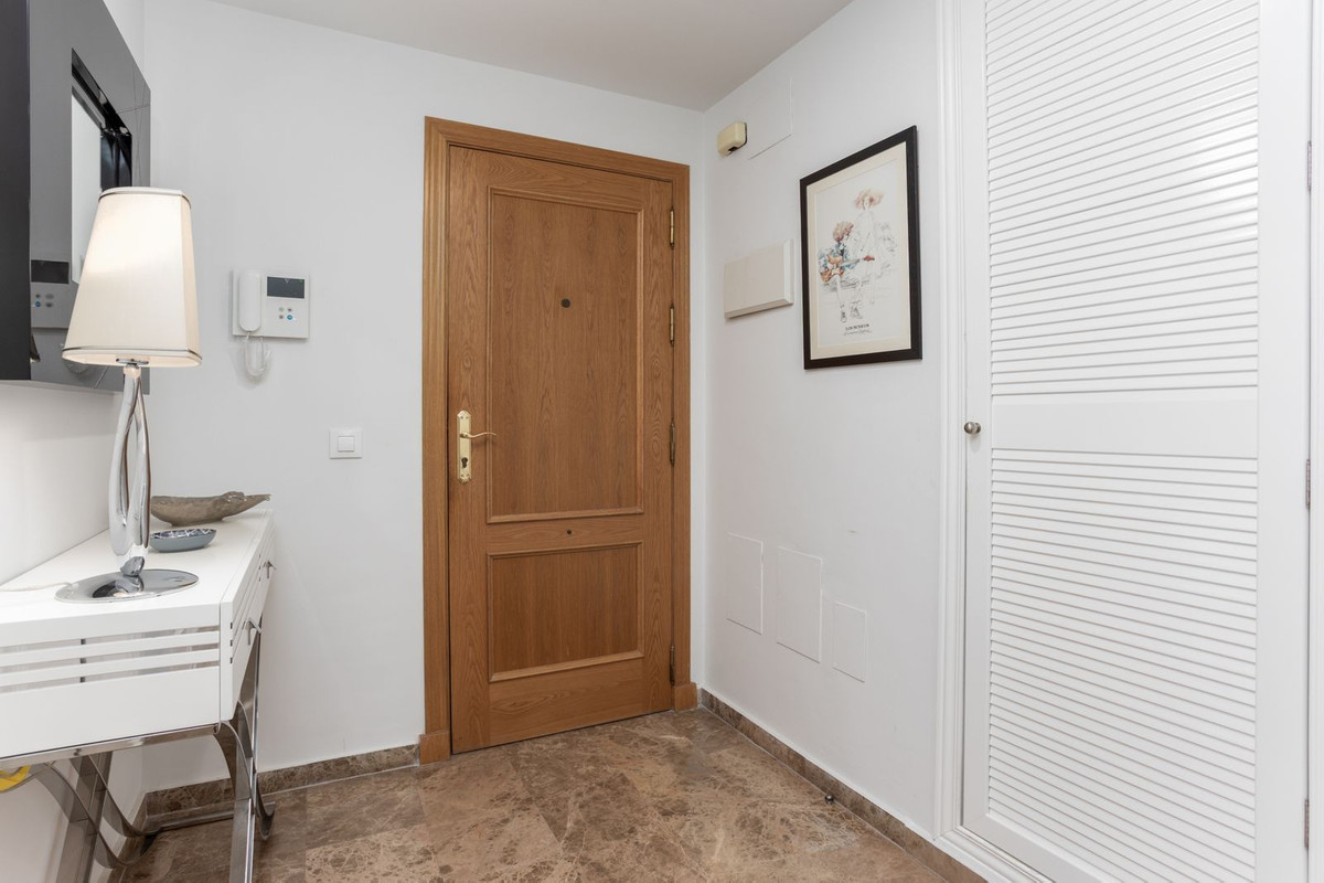 Se vende Apartamento Planta Media de 2 dormitorios en Costa Del Sol, Málaga, España