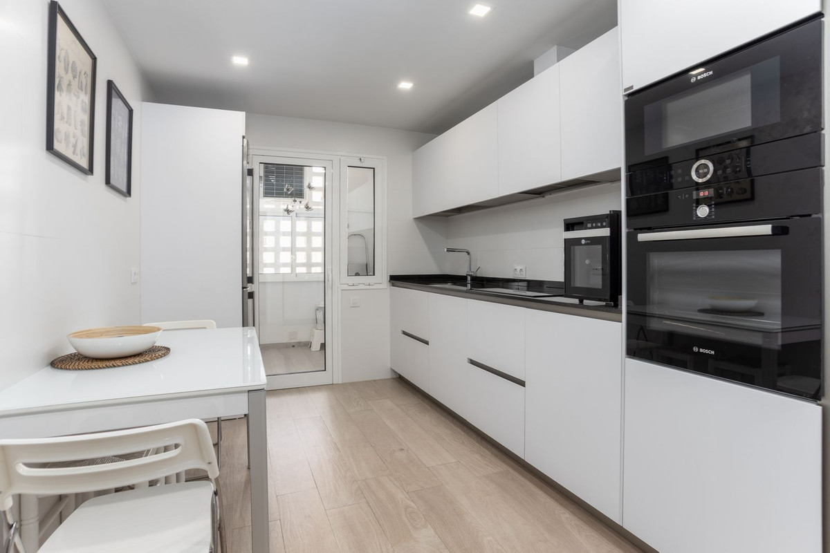 Se vende Apartamento Planta Media de 2 dormitorios en Costa Del Sol, Málaga, España