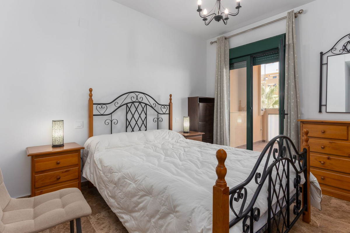 Se vende Apartamento Planta Media de 2 dormitorios en Costa Del Sol, Málaga, España
