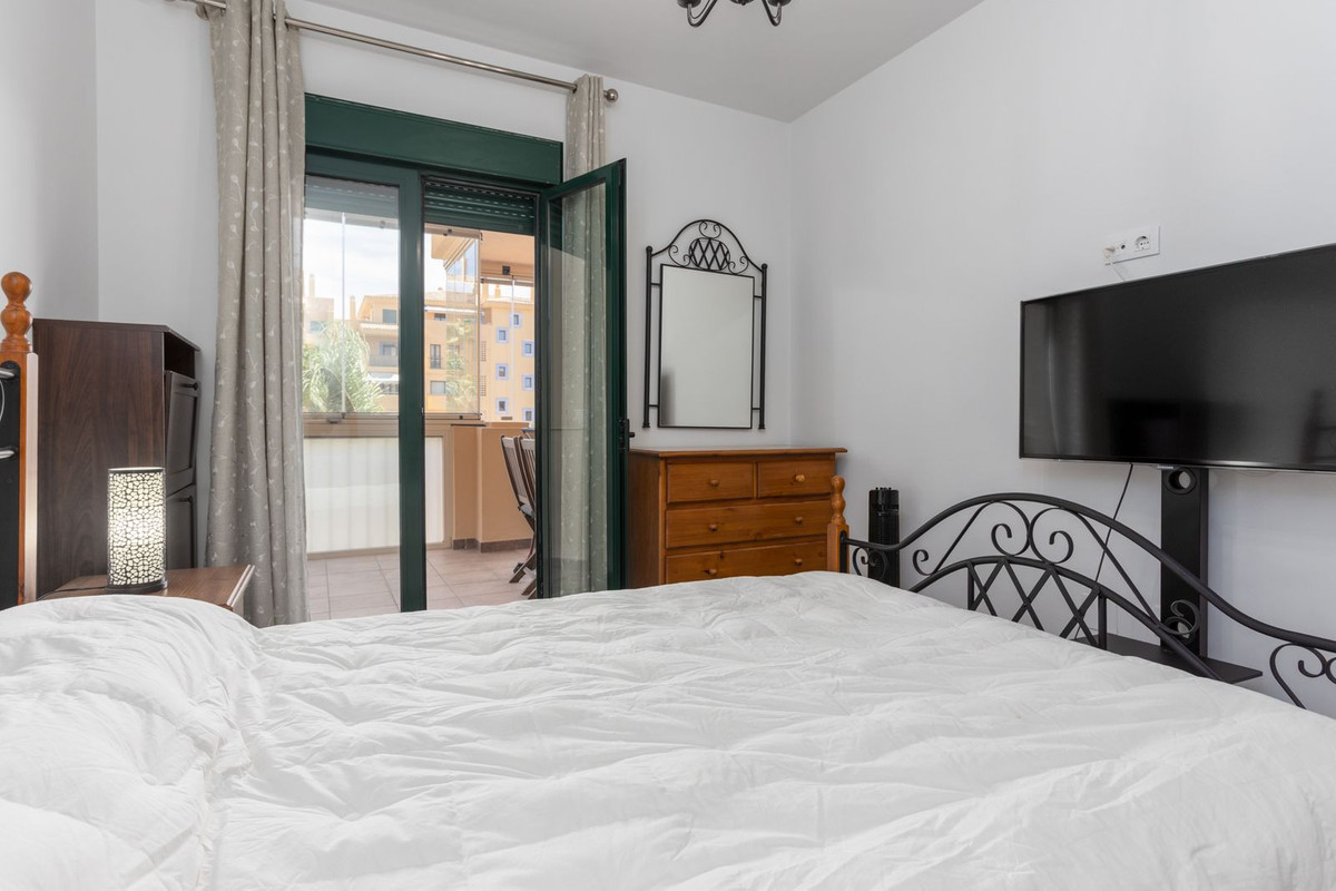 Se vende Apartamento Planta Media de 2 dormitorios en Costa Del Sol, Málaga, España