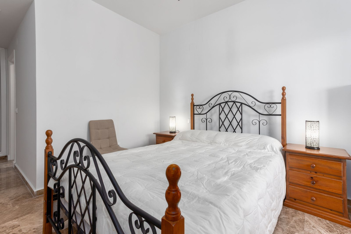 Se vende Apartamento Planta Media de 2 dormitorios en Costa Del Sol, Málaga, España