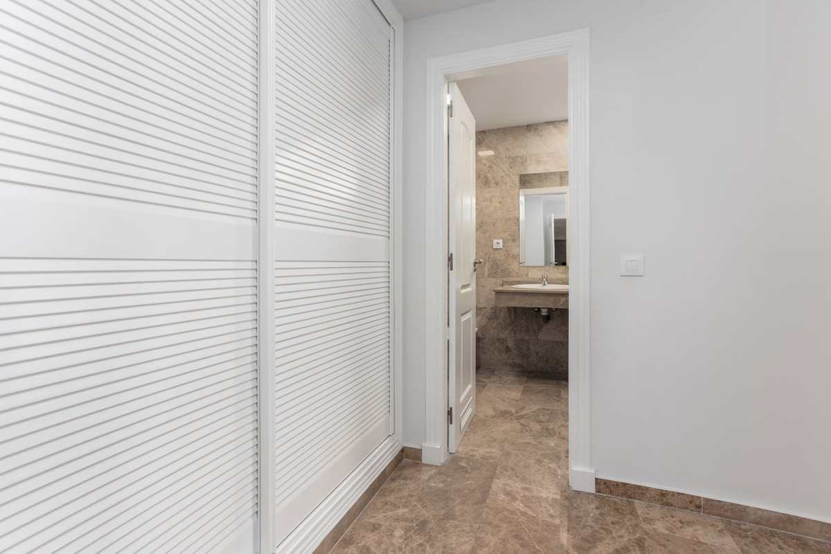 Se vende Apartamento Planta Media de 2 dormitorios en Costa Del Sol, Málaga, España