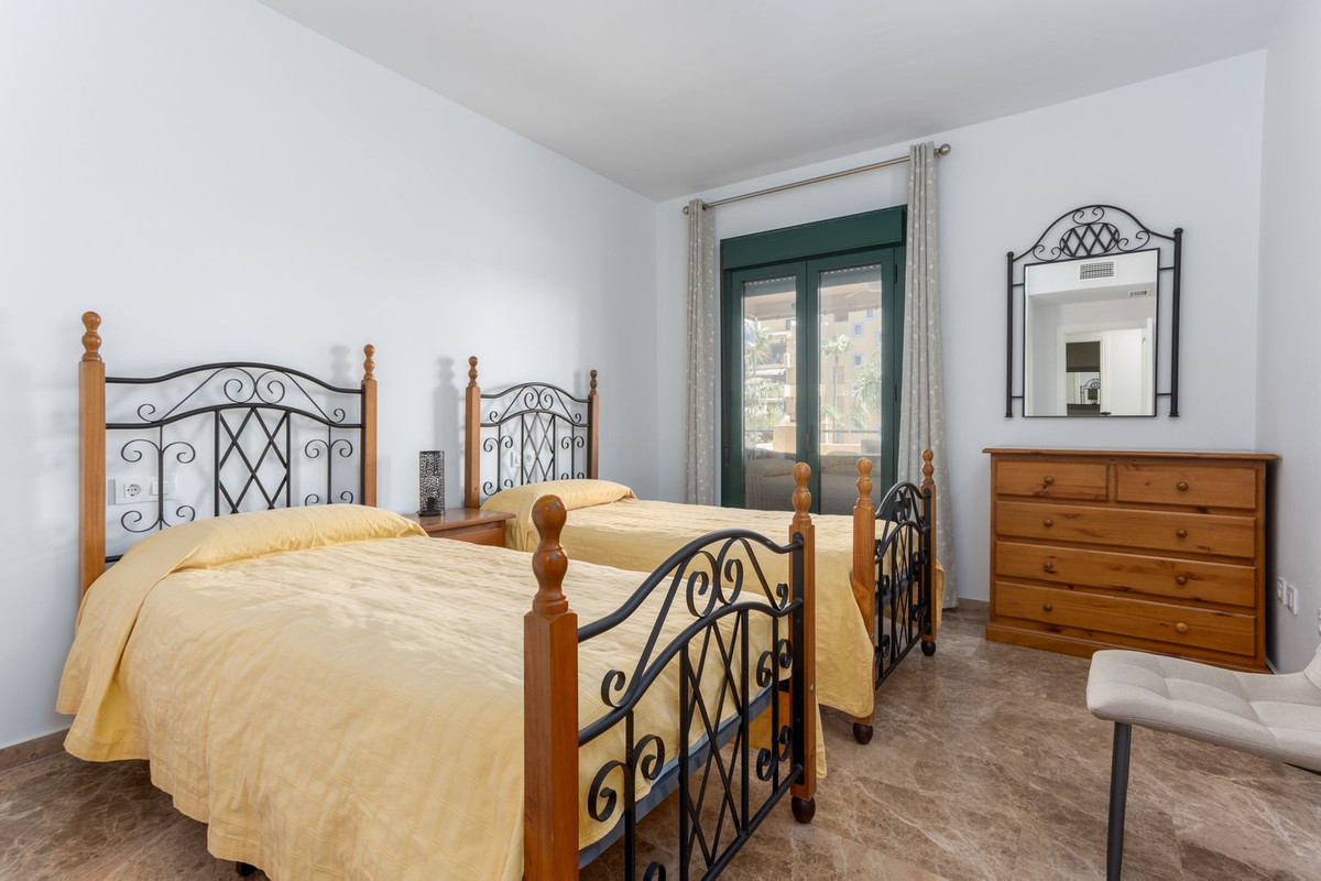 Se vende Apartamento Planta Media de 2 dormitorios en Costa Del Sol, Málaga, España