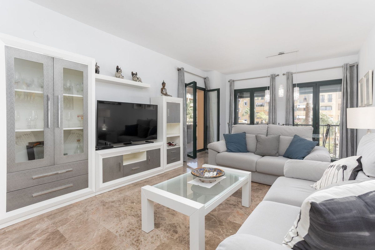 Se vende Apartamento Planta Media de 2 dormitorios en Costa Del Sol, Málaga, España