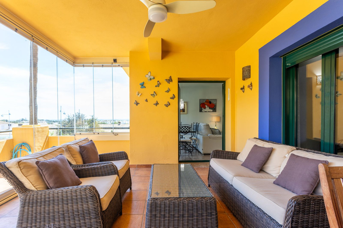 Se vende Apartamento Planta Media de 2 dormitorios en Costa Del Sol, Málaga, España
