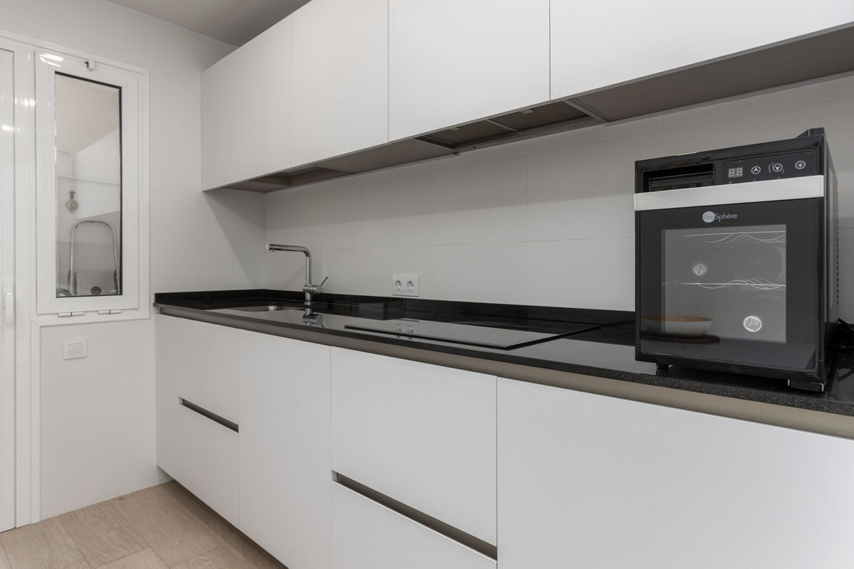 Se vende Apartamento Planta Media de 2 dormitorios en Costa Del Sol, Málaga, España