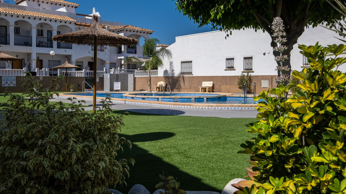 Se vende Apartamento Planta Baja de 2 dormitorios en Costa Blanca, Alicante, España