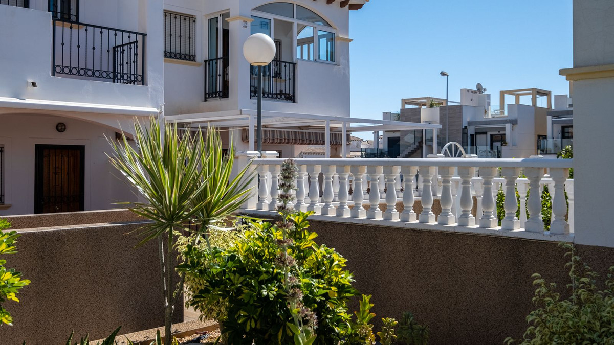 Se vende Apartamento Planta Baja de 2 dormitorios en Costa Blanca, Alicante, España