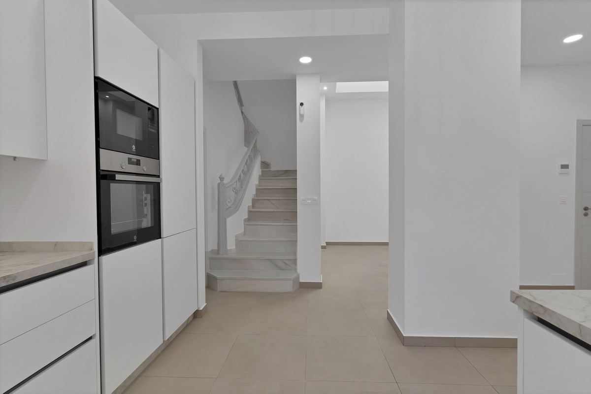 6 Bed Townhouse for sale in Málaga Centro Costa Del Sol, Málaga, Spain